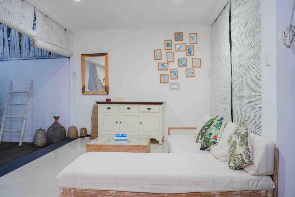 Villa Between & Canggu Seminyak (Bali)